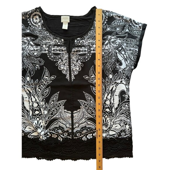 Chico's Women's Ariel Mirrored Paisley Top w/ Crochet Hem Size 1 (M 8/10) Black - Picture 8 of 8